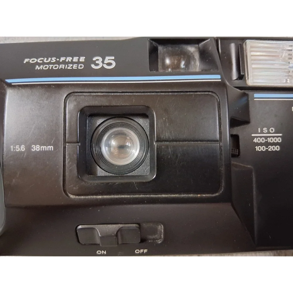 Vtg Sears Focus-Free Motorized 35mm Film Camera Kit w/ 3 Rolls Expired Fuji Film